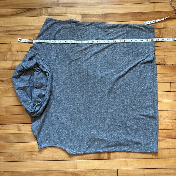 Lisa Rinna Collection Top - Picture 9 of 9